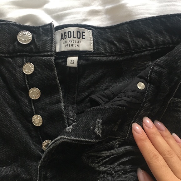 AGOLDE Jaden High Rise Cuttoff Distressed Black Shorts   (23) - Picture 6 of 6